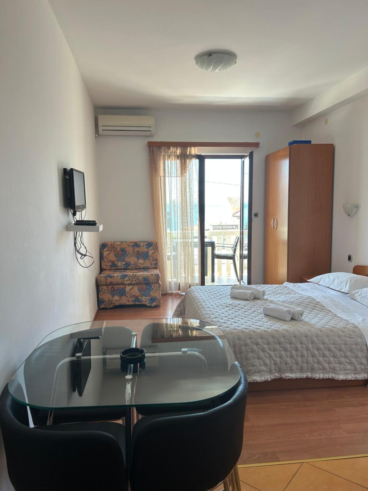 Apartmani Baki Podstrana Luaran gambar